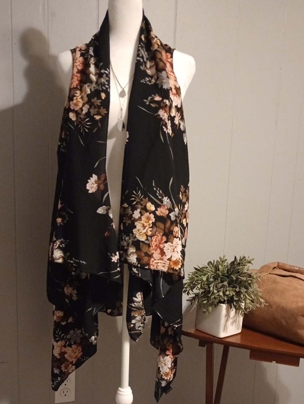 Black Floral Sleeveless Kimono Cardigan Vest Size S/M